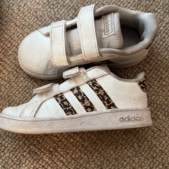 Leopard Adidas - Picture 3 of 3